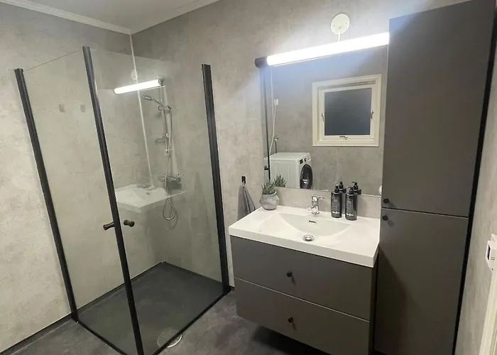 Newly Renovated For Rent Διαμέρισμα